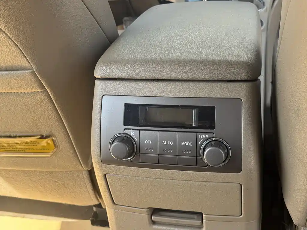 Toyota Toyota Highlander 2009 2.7L 2WD 7-seater Luxury Navigation Edition 2010 - thumbnail 30