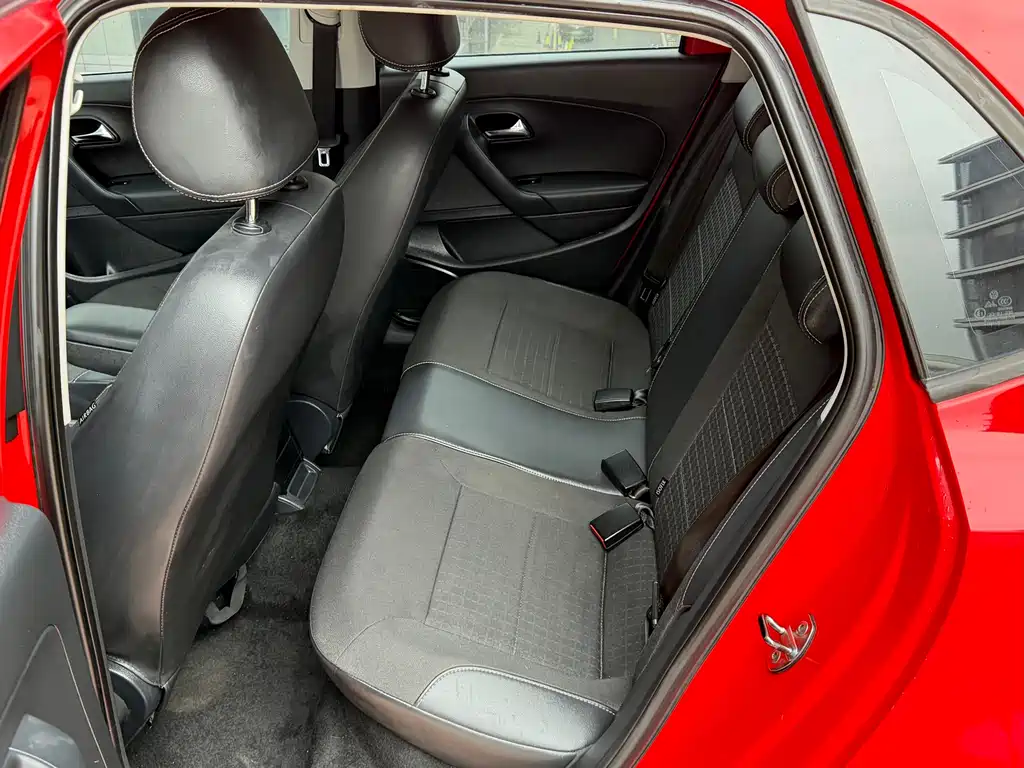 Volkswagen Volkswagen Polo 2014 1.6L Automatic Comfort Edition 2015 - thumbnail 8
