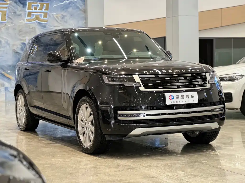 Land Rover Range Rover 2024 3.0 L6 400PS Vogue Long Wheelbase 7-seater 2024 - thumbnail 3