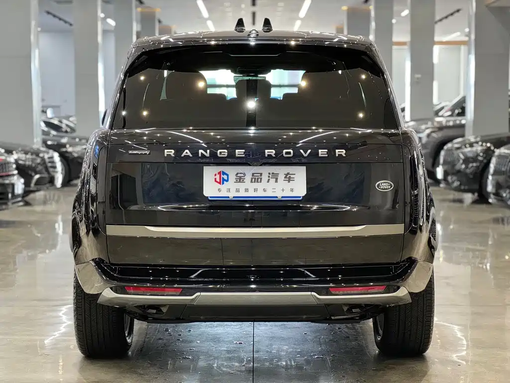 Land Rover Range Rover 2024 3.0 L6 400PS Vogue Long Wheelbase 7-seater 2024 - thumbnail 5