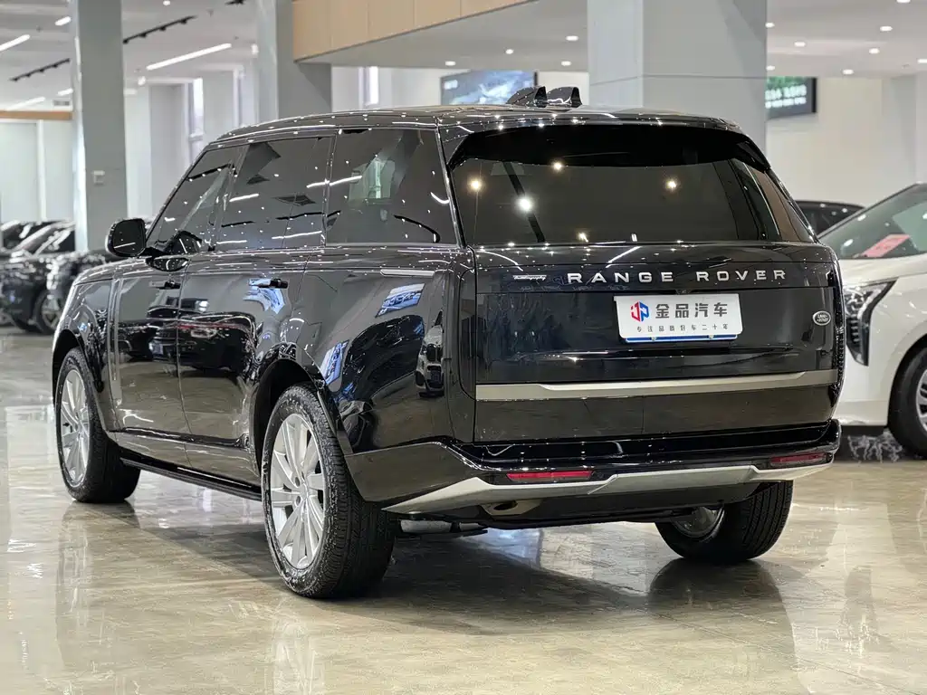 Land Rover Range Rover 2024 3.0 L6 400PS Vogue Long Wheelbase 7-seater 2024 - thumbnail 6