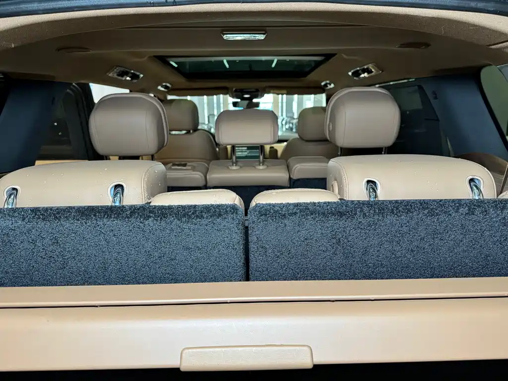 Land Rover Range Rover 2024 3.0 L6 400PS Vogue Long Wheelbase 7-seater 2024 - thumbnail 12