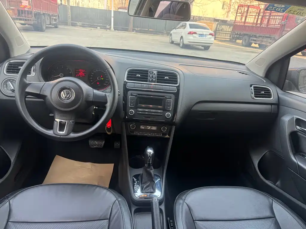 Volkswagen Volkswagen Polo 2011 1.6L Automatic Comfort Version 2011 - thumbnail 12