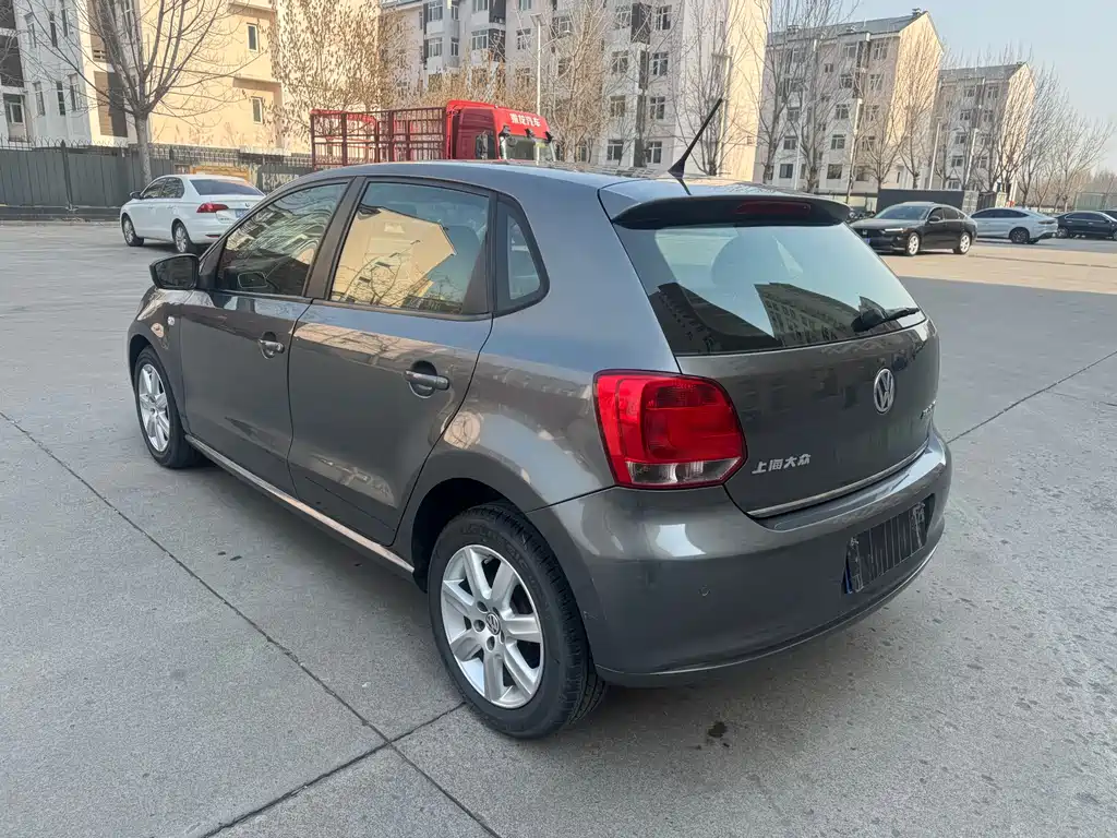 Volkswagen Volkswagen Polo 2011 1.6L Automatic Comfort Version 2011 - thumbnail 13