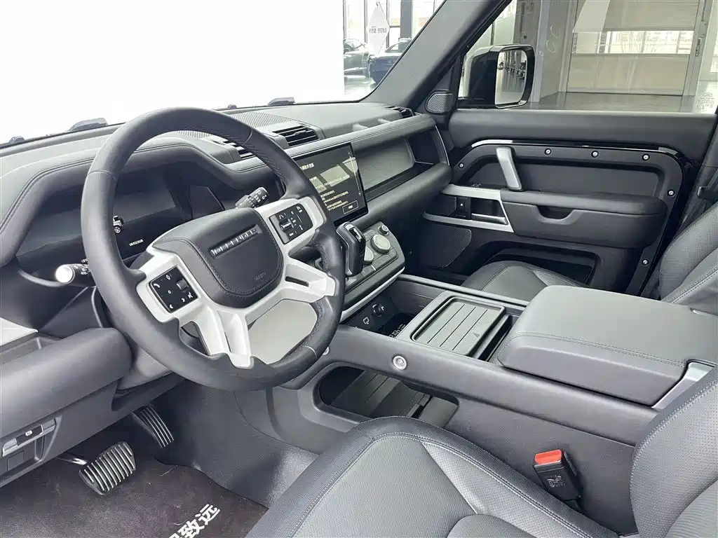Land Rover Land Rover Defender 2024 110 3.0T P400 X-DYNAMIC HSE 2024 - thumbnail 9