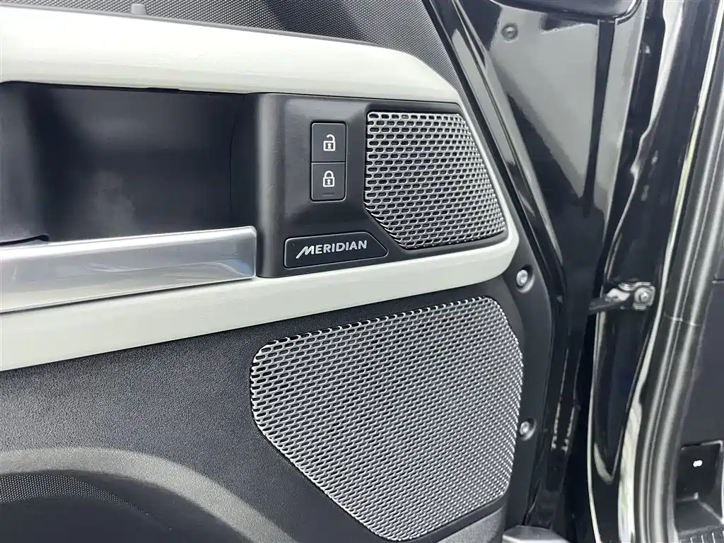 Land Rover Land Rover Defender 2024 110 3.0T P400 X-DYNAMIC HSE 2024 - thumbnail 11