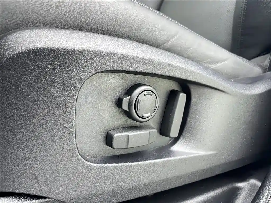 Land Rover Land Rover Defender 2024 110 3.0T P400 X-DYNAMIC HSE 2024 - thumbnail 12