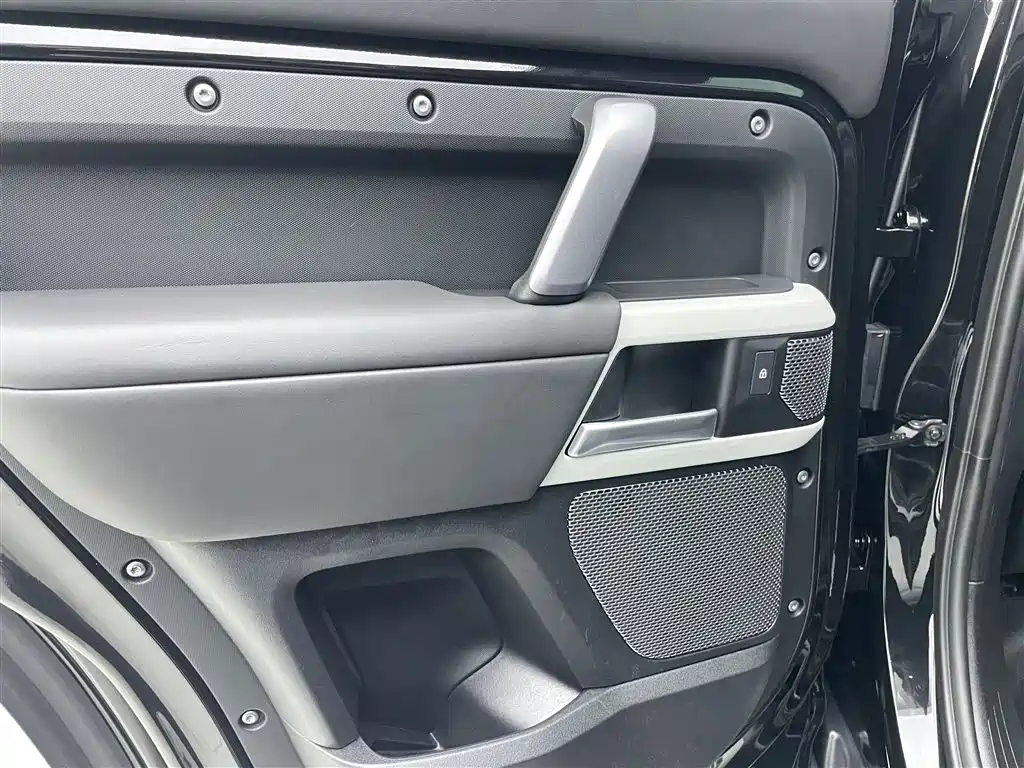 Land Rover Land Rover Defender 2024 110 3.0T P400 X-DYNAMIC HSE 2024 - thumbnail 21