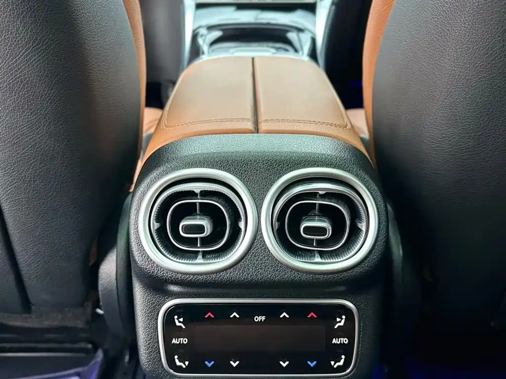 Mercedes-Benz Mercedes-Benz GLC 2023 GLC 260 L 4MATIC Luxury 5-Seat 2024 - thumbnail 21