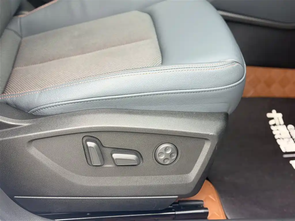 Audi Audi Q2L 2020 35 TFSI Fashion Elegant Model 2020 - thumbnail 12