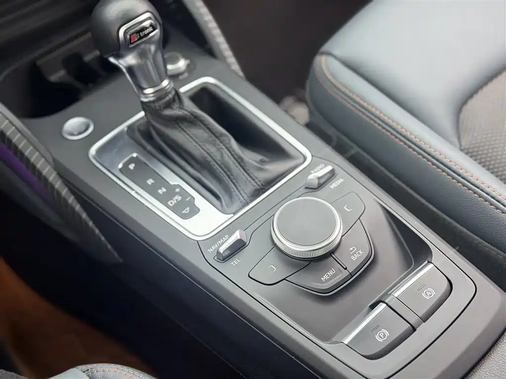 Audi Audi Q2L 2020 35 TFSI Fashion Elegant Model 2020 - thumbnail 16