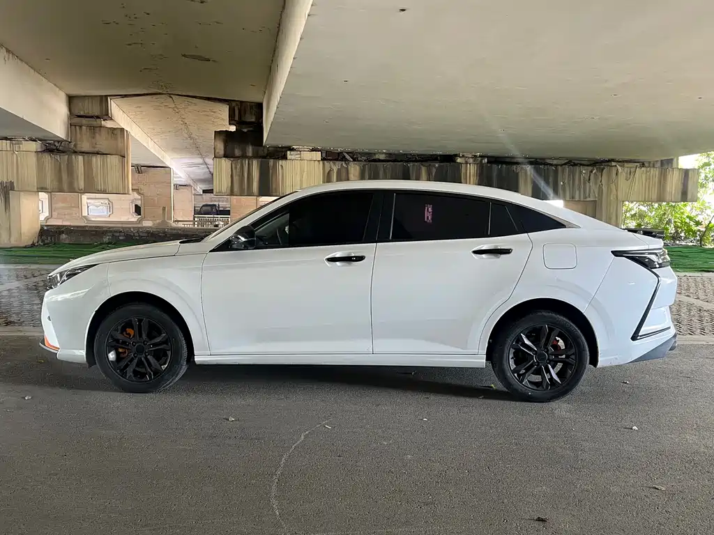Dongfeng Fengshen Yi Xuan 2023 1.5L Automatic Comfort Edition 2023 - thumbnail 3