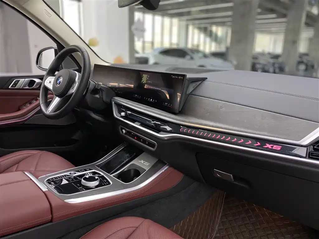 BMW BMW X5 2025 xDrive 30Li M Sport Shadowline Package 2025 - thumbnail 10