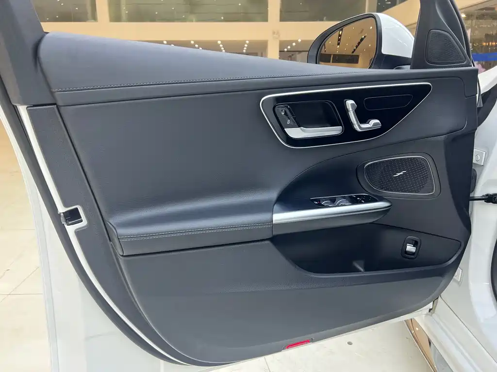 Mercedes-Benz Mercedes-Benz C-Class 2024 C 260 L Sport Edition 2024 - thumbnail 9