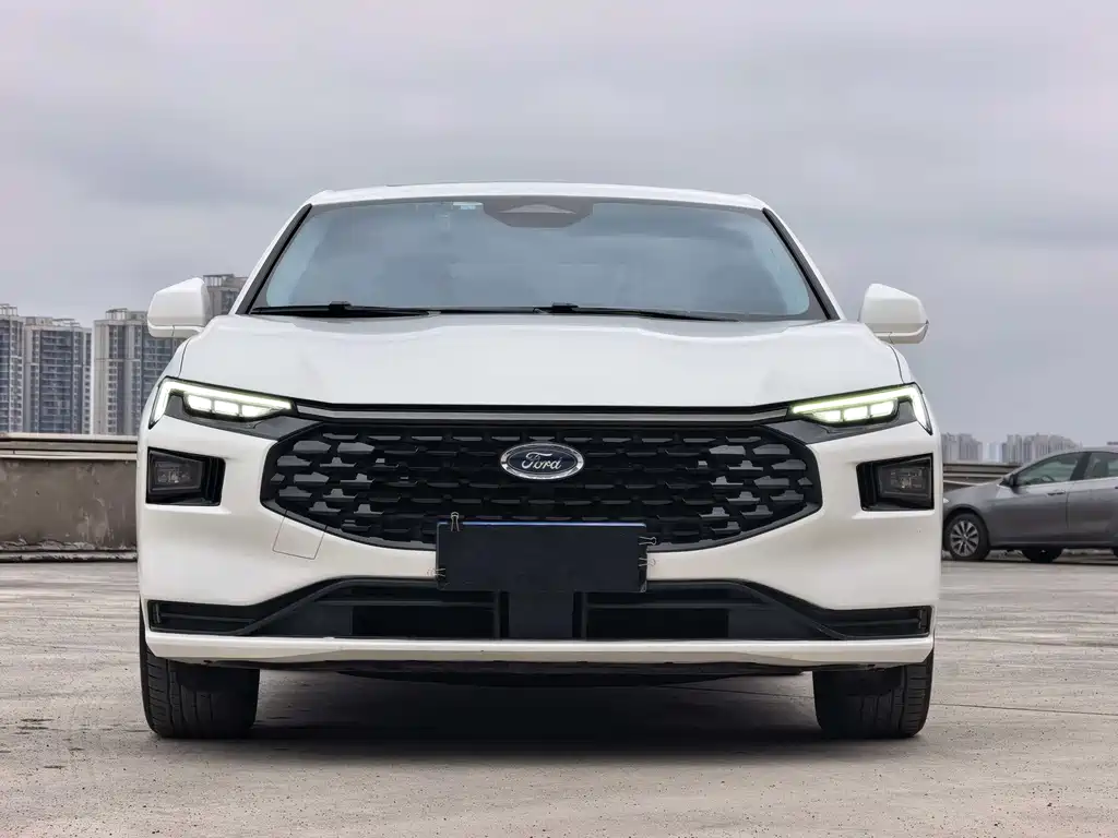 Ford Mondeo 2025 2.0T EcoBoost Luxury Edition 2024 - thumbnail 2