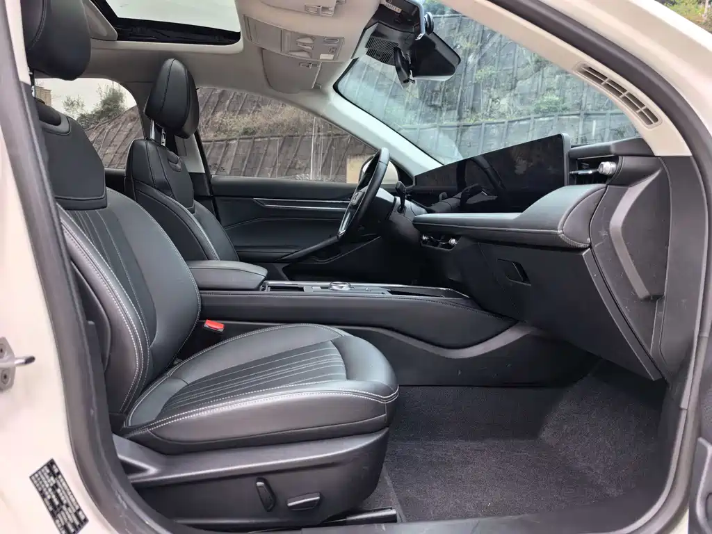Ford Mondeo 2025 2.0T EcoBoost Luxury Edition 2024 - thumbnail 11