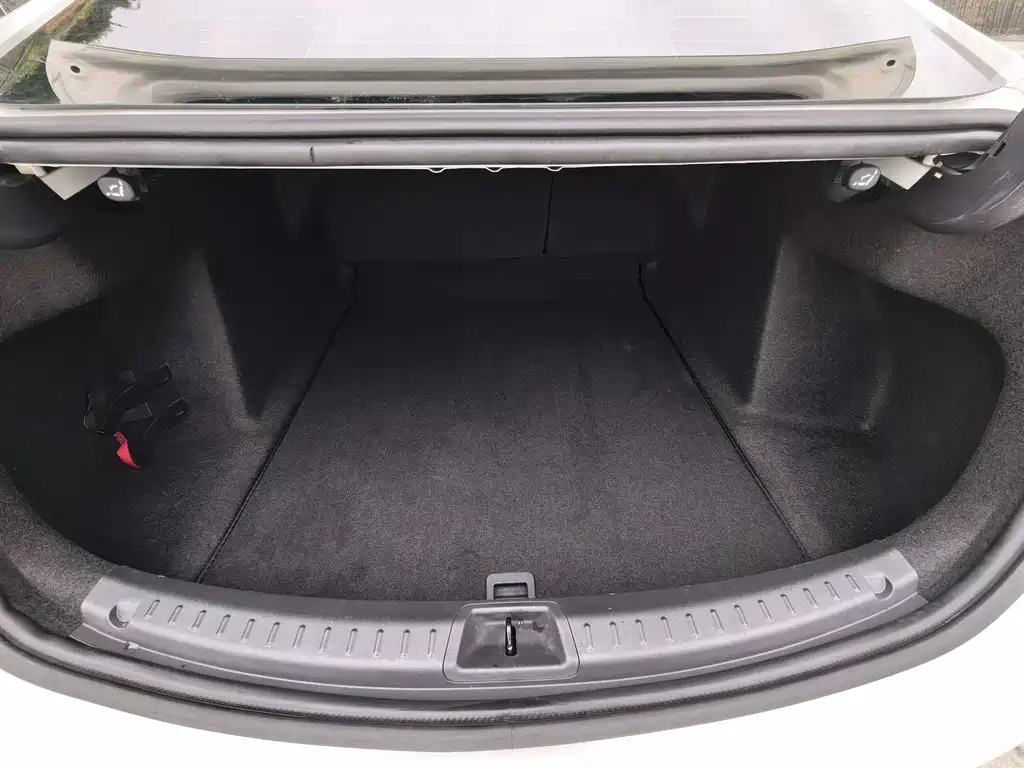 Ford Mondeo 2025 2.0T EcoBoost Luxury Edition 2024 - thumbnail 13