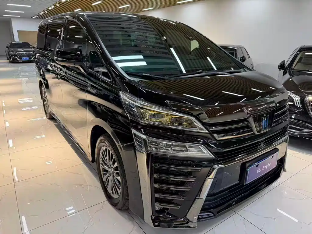 Toyota Alphard 2023 Crown Hybrid 2.5L HV Royal Edition 2023