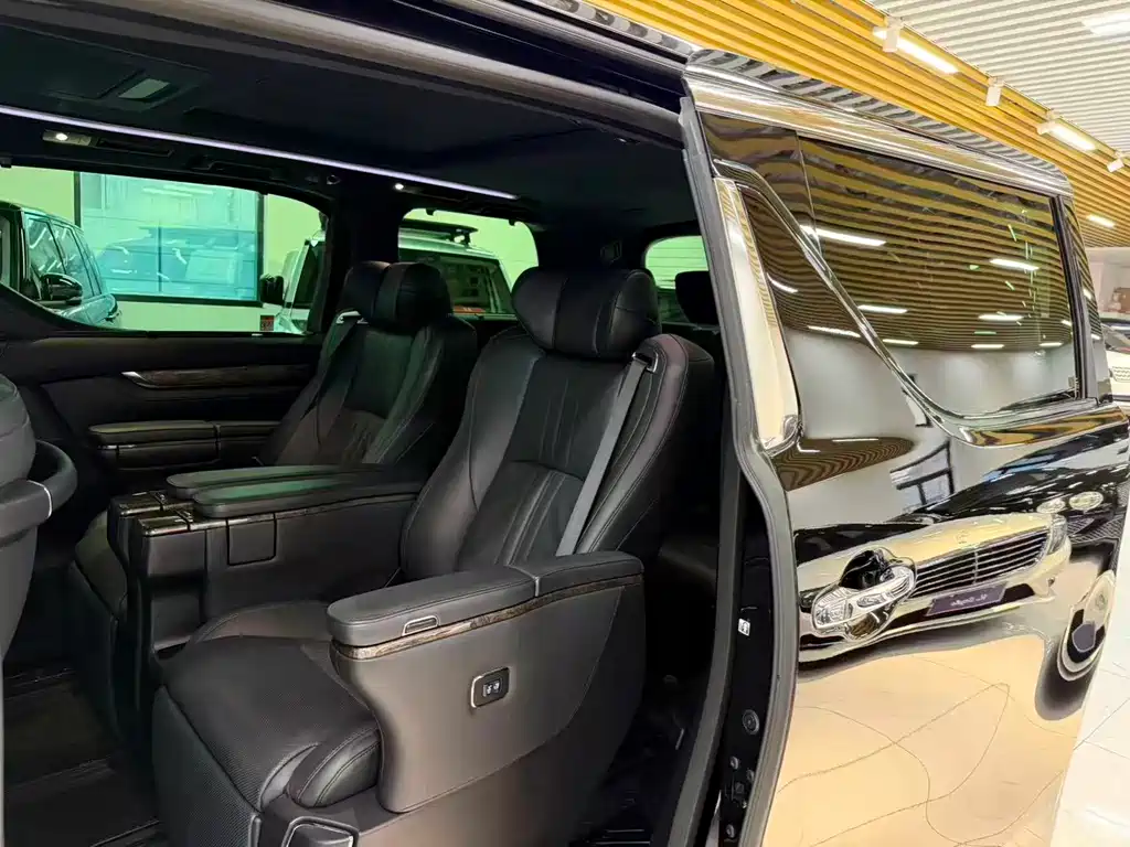 Toyota Alphard 2023 Crown Hybrid 2.5L HV Royal Edition 2023 - thumbnail 5