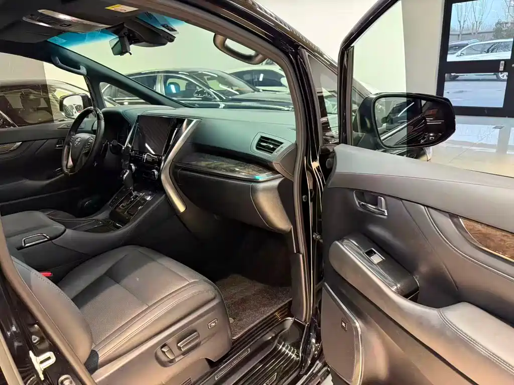 Toyota Alphard 2023 Crown Hybrid 2.5L HV Royal Edition 2023 - thumbnail 11