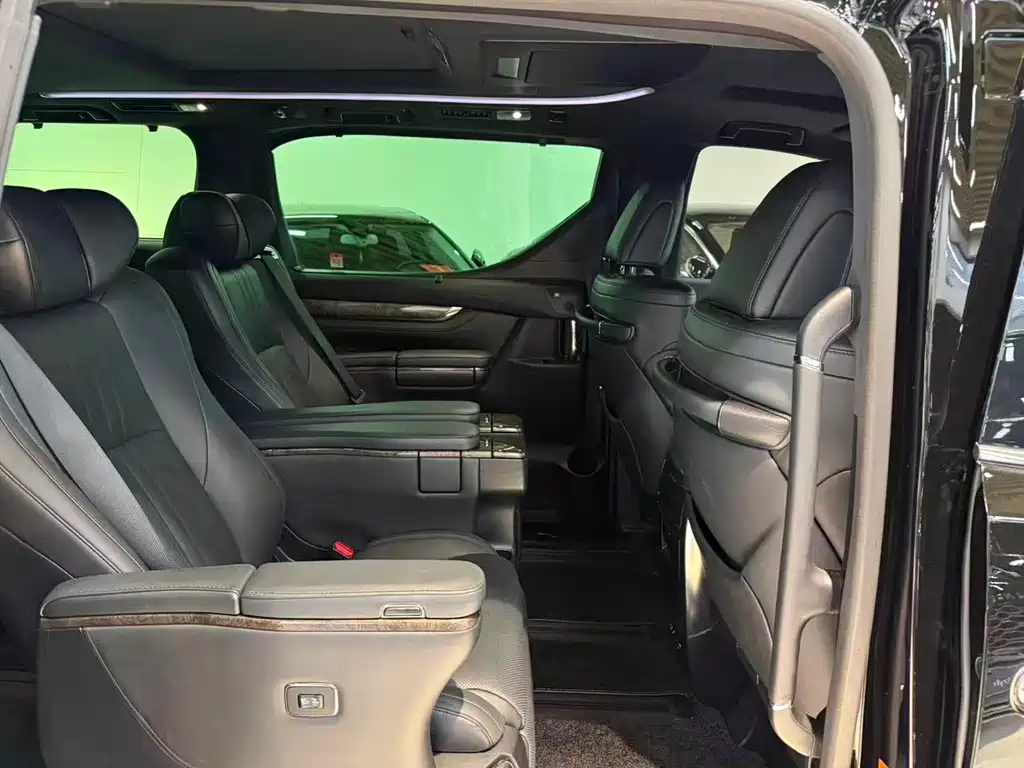 Toyota Alphard 2023 Crown Hybrid 2.5L HV Royal Edition 2023 - thumbnail 14