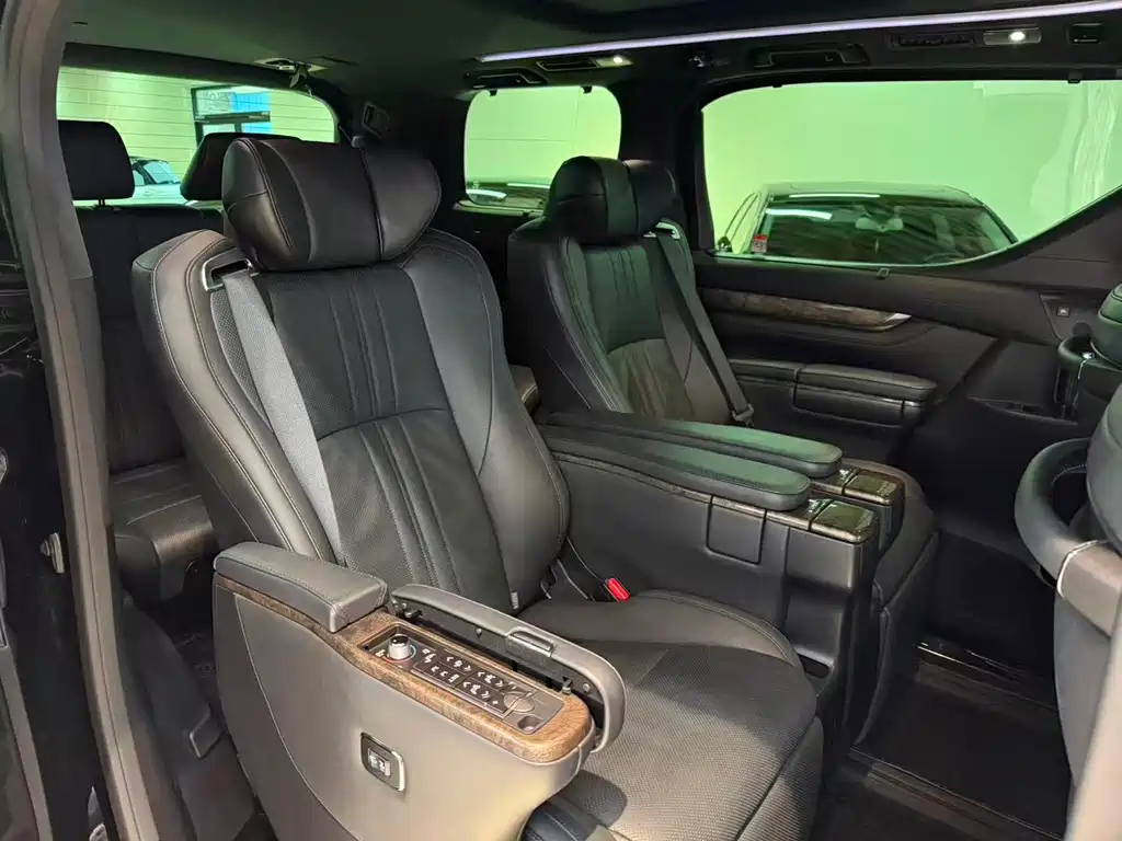 Toyota Alphard 2023 Crown Hybrid 2.5L HV Royal Edition 2023 - thumbnail 15
