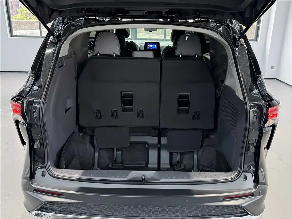 Toyota Toyota Granvia 2023 2.5L Hybrid Comfort Edition 2024 - thumbnail 24