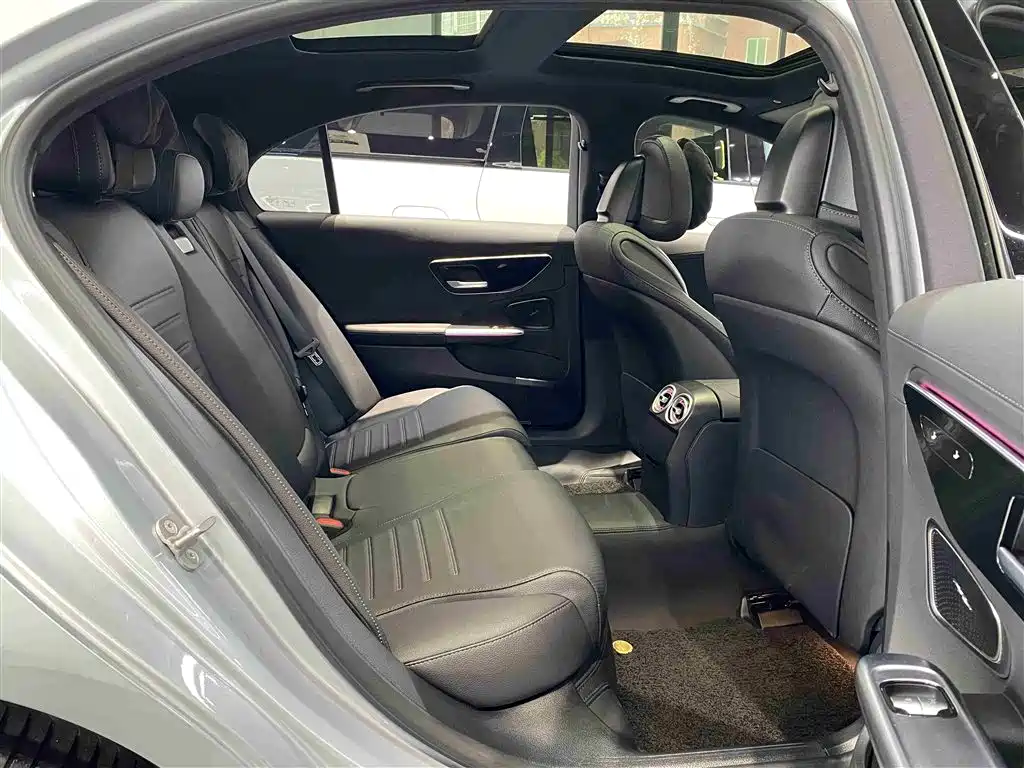 Mercedes-Benz Mercedes-Benz C-Class 2025 C 260 L Sport Edition 2025 - thumbnail 17