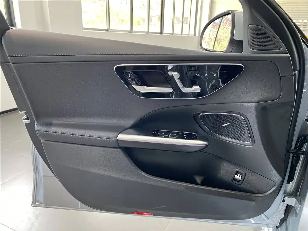 Mercedes-Benz Mercedes-Benz C-Class 2025 C 260 L Sport Edition 2025 - thumbnail 18
