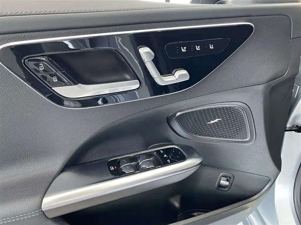 Mercedes-Benz Mercedes-Benz C-Class 2025 C 260 L Sport Edition 2025 - thumbnail 19