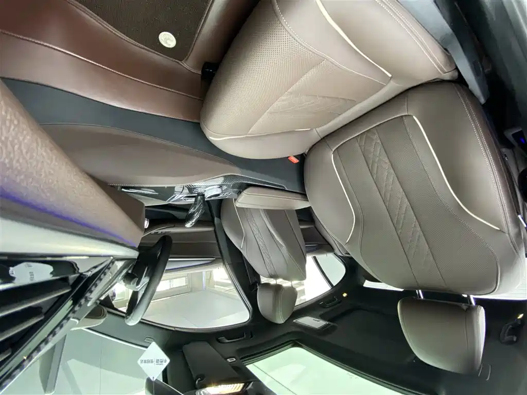 BMW BMW 5 Series 2022 Model Update 2 530Li Leading M Sport Package 2023 - thumbnail 9