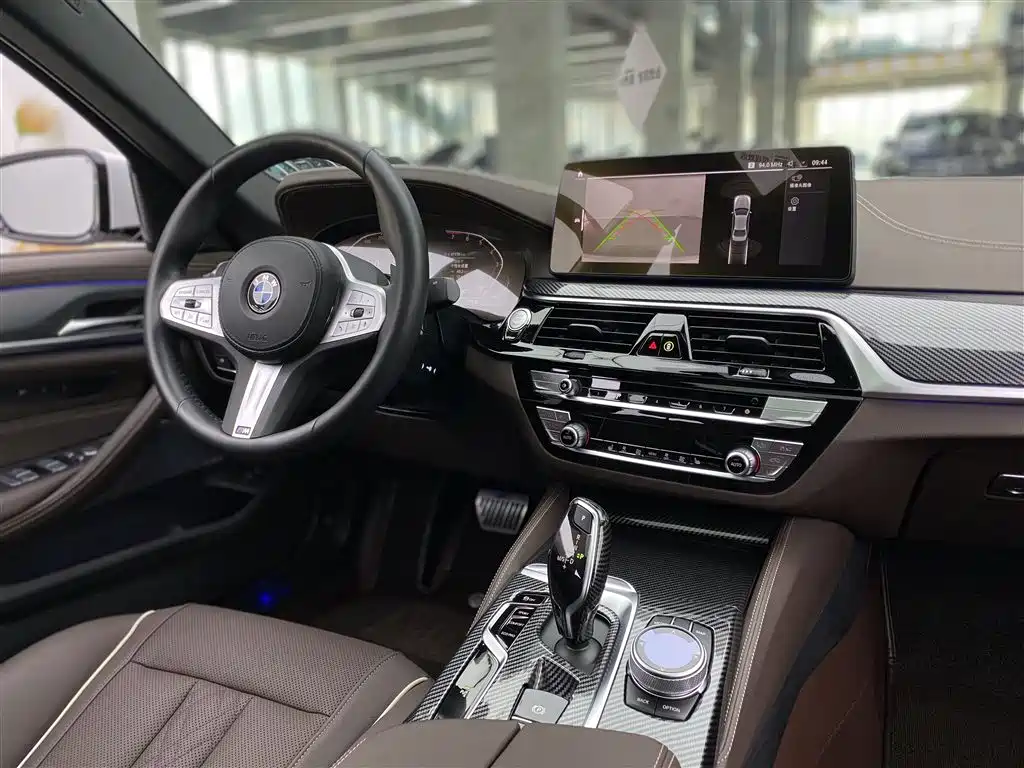 BMW BMW 5 Series 2022 Model Update 2 530Li Leading M Sport Package 2023 - thumbnail 13
