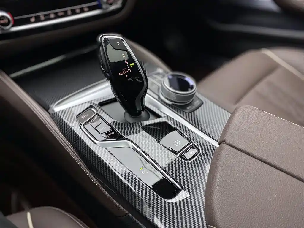BMW BMW 5 Series 2022 Model Update 2 530Li Leading M Sport Package 2023 - thumbnail 21