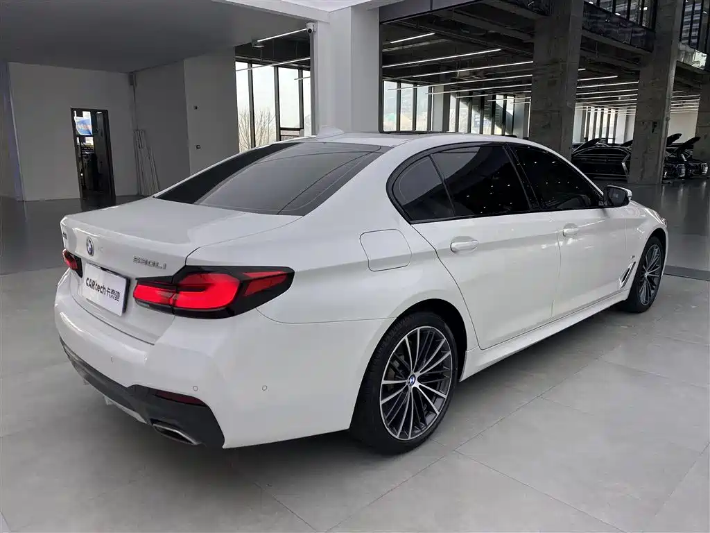 BMW BMW 5 Series 2022 Model Update 2 530Li Leading M Sport Package 2023 - thumbnail 27