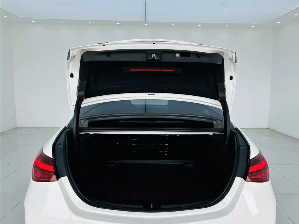 Mercedes-Benz Mercedes-Benz C-Class 2024 C 200 L Sport Edition 2024 - thumbnail 25
