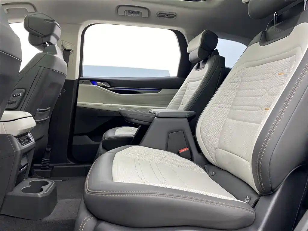 Ford Ford Edge 2023 Edge L 2.0T EcoBoost AWD 7-seater Premium Edition 2024 - thumbnail 9