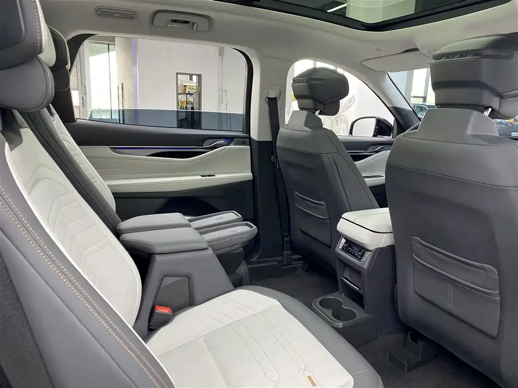Ford Ford Edge 2023 Edge L 2.0T EcoBoost AWD 7-seater Premium Edition 2024 - thumbnail 12