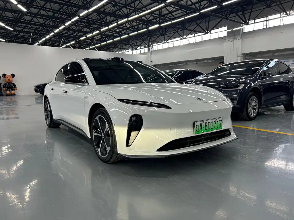 NIO NIO ET5 2024 75kWh 2023 - thumbnail 3