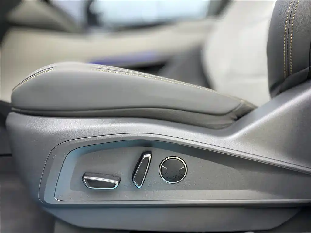 Ford Ford Edge 2023 Edge L 2.0T EcoBoost AWD 7-seater Premium Edition 2024 - thumbnail 25