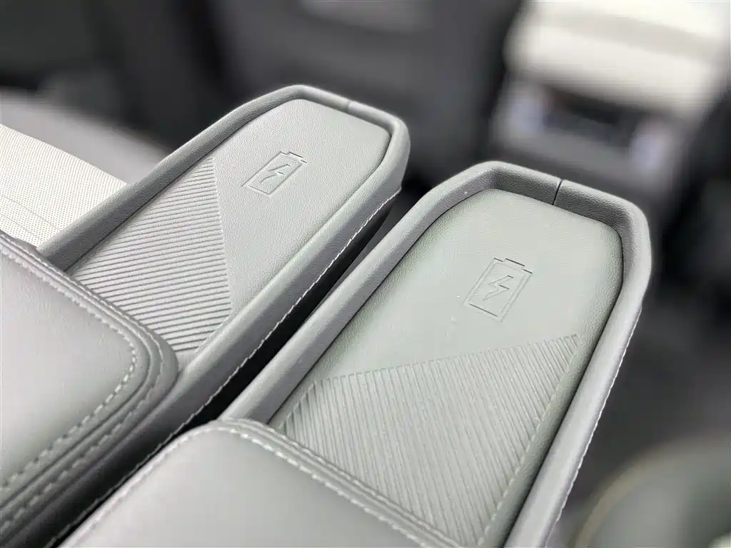 Ford Ford Edge 2023 Edge L 2.0T EcoBoost AWD 7-seater Premium Edition 2024 - thumbnail 28