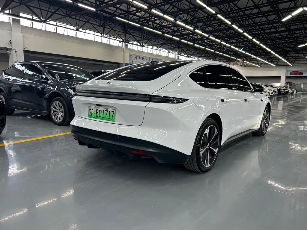 NIO NIO ET5 2024 75kWh 2023 - thumbnail 11