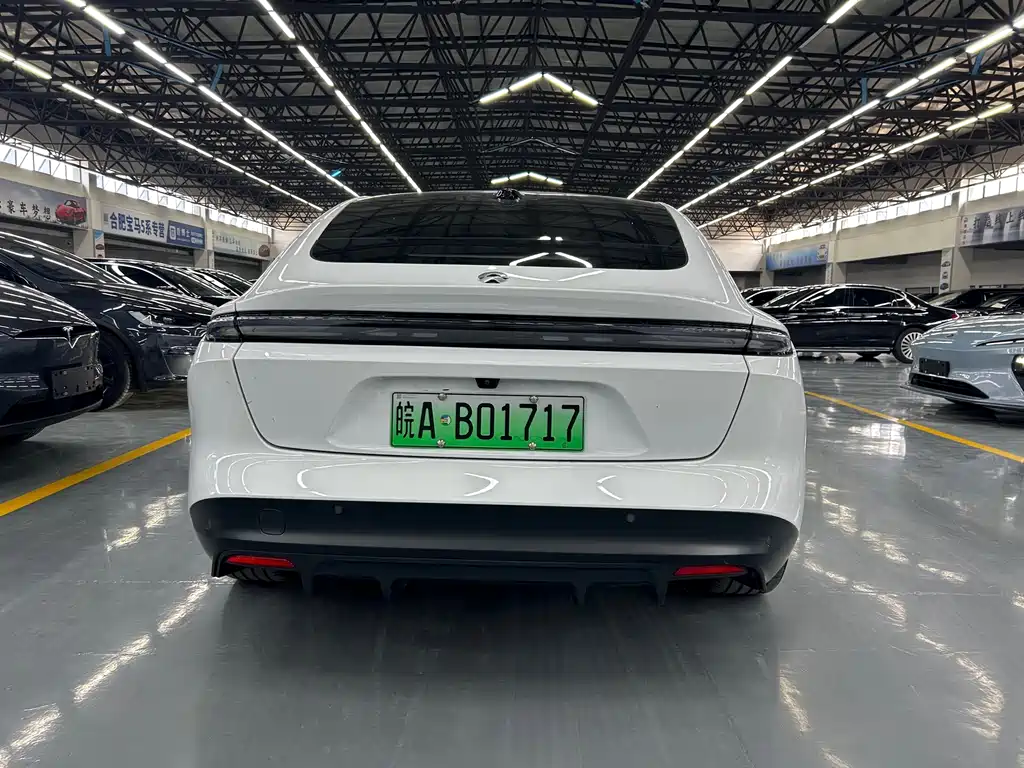 NIO NIO ET5 2024 75kWh 2023 - thumbnail 12
