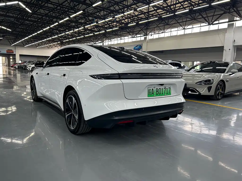 NIO NIO ET5 2024 75kWh 2023 - thumbnail 13