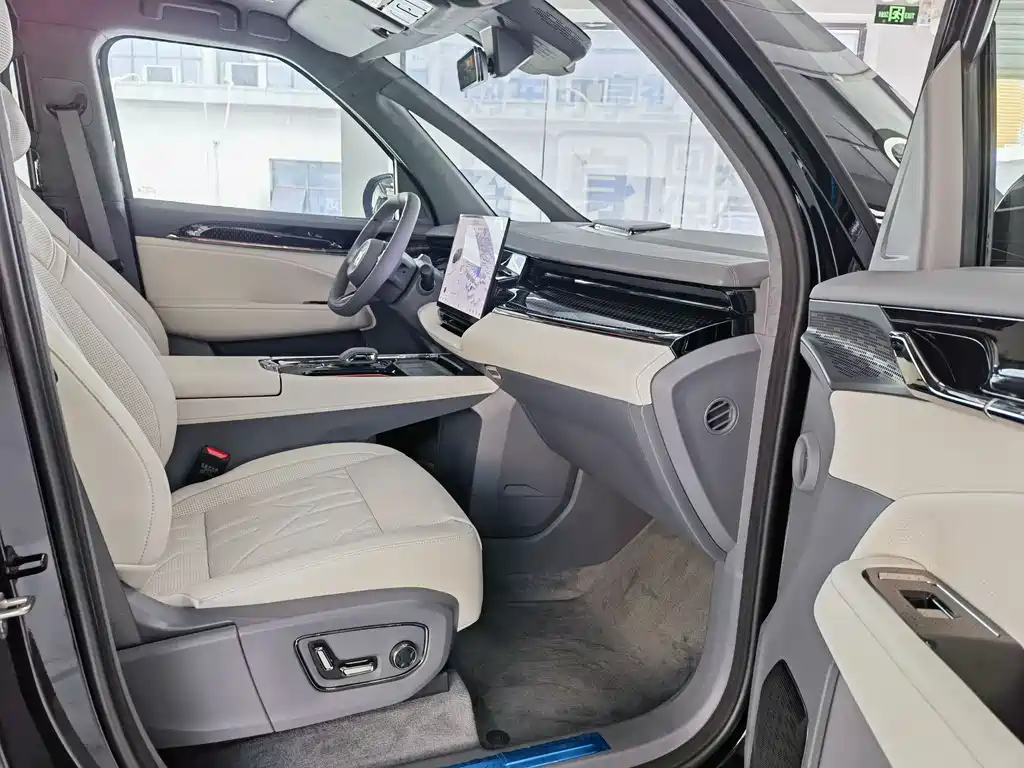 Zeekr Zeekr 009 2024 7-seater AWD 108kWh 2026 - thumbnail 10