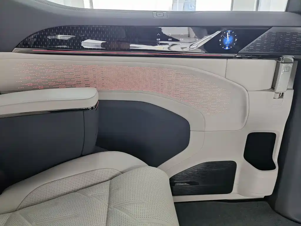Zeekr Zeekr 009 2024 7-seater AWD 108kWh 2026 - thumbnail 12