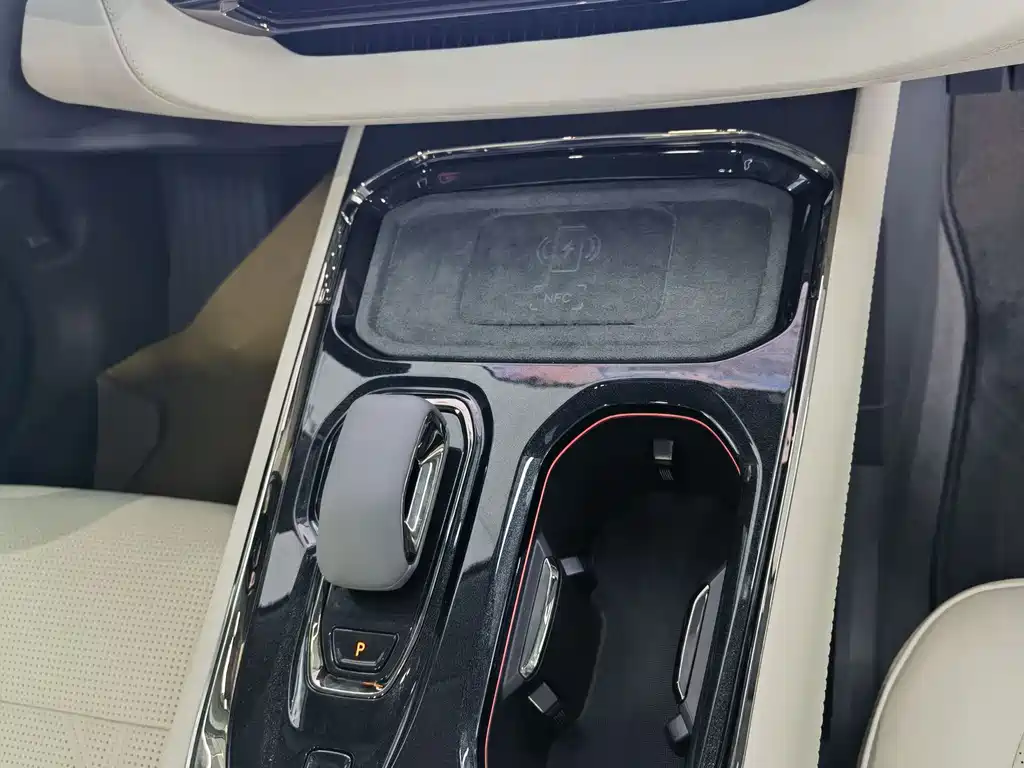 Zeekr Zeekr 009 2024 7-seater AWD 108kWh 2026 - thumbnail 15