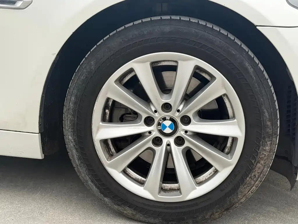 BMW BMW 5 Series 2017 520Li Elegant 2017 - thumbnail 4
