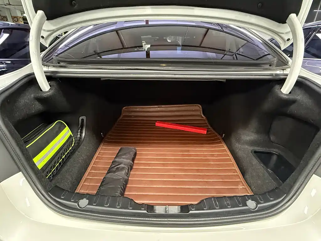 BMW BMW 5 Series 2017 520Li Elegant 2017 - thumbnail 27