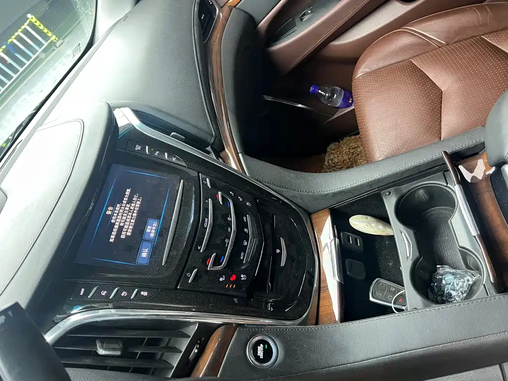 Cadillac Cadillac Escalade 2017 6.2L US Specification 2018 - thumbnail 5