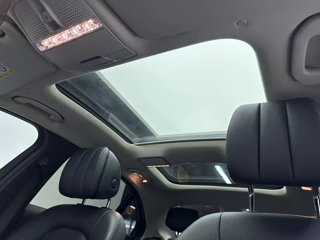 Mercedes-Benz Mercedes-Benz C-Class 2020 Facelift C 260 L Sport Edition 2021 - thumbnail 17